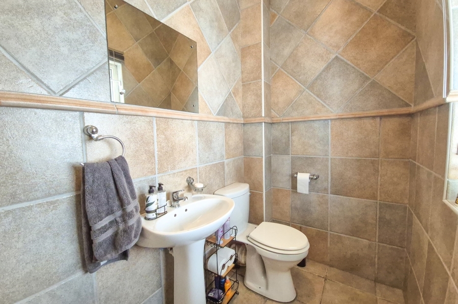 2 Bedroom Property for Sale in Rosendal Western Cape